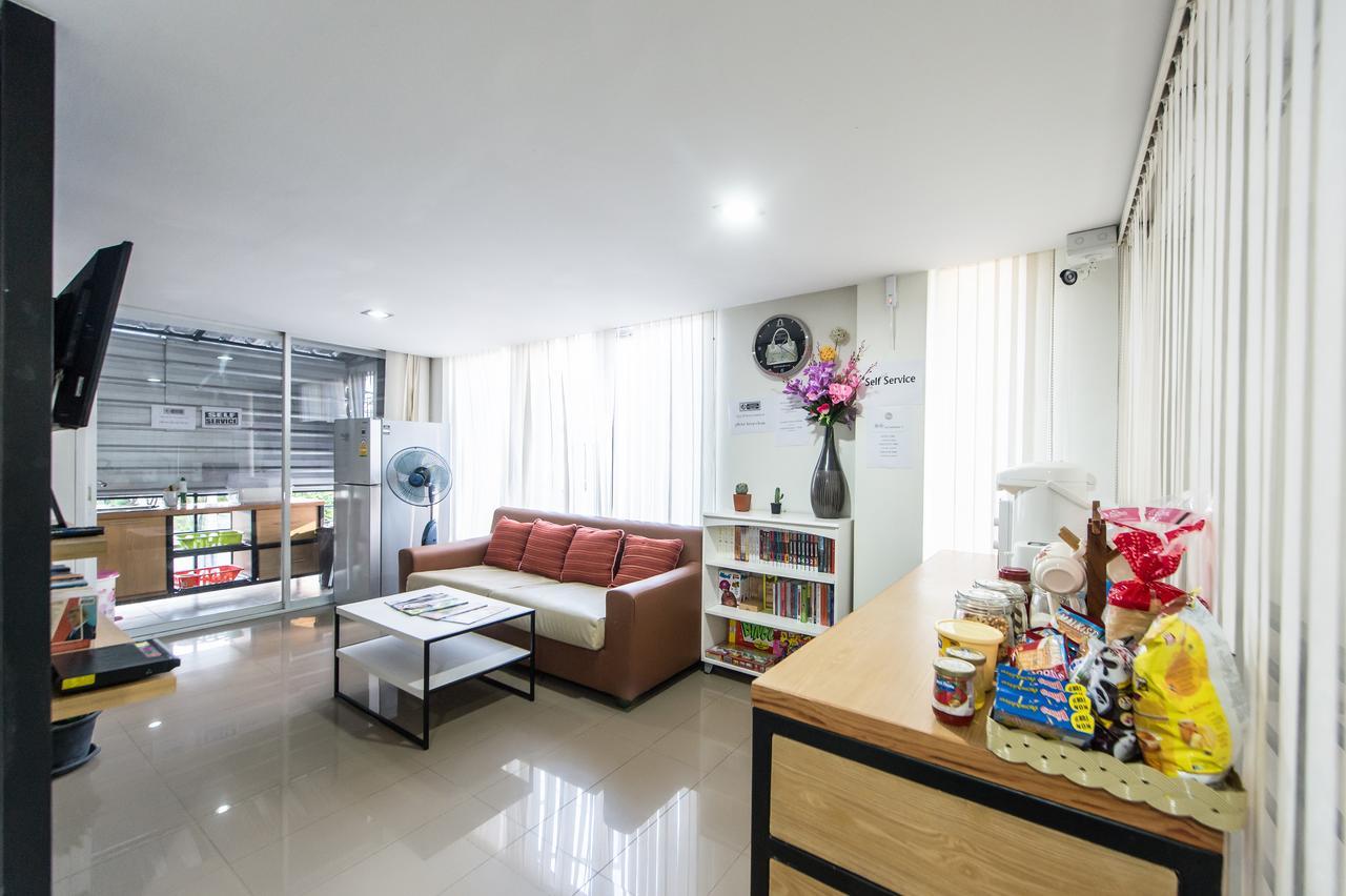 Full stop. Hostel Chiang Mai Esterno foto